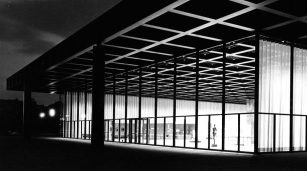 Die Neue Nationalgalerie kurz nach ihrer Eröffnung (1968)